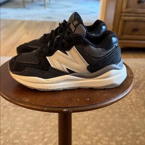 NEW BALANCE NB Little Boys 57/40 5740 Black Cream Grey Sneakers Suede Size 11.5
